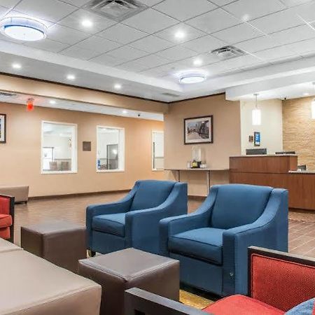 Comfort Inn & Suites Pittsburgh Extérieur photo