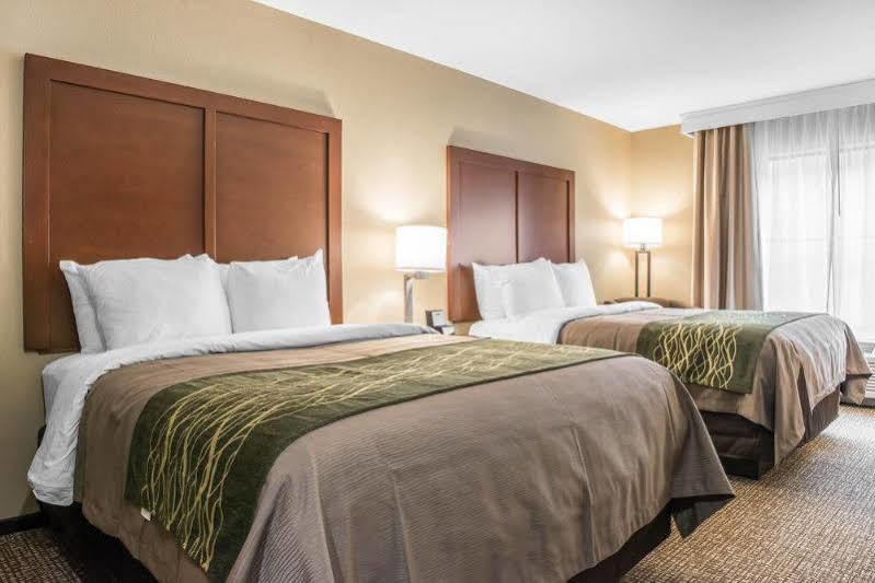 Comfort Inn & Suites Pittsburgh Extérieur photo