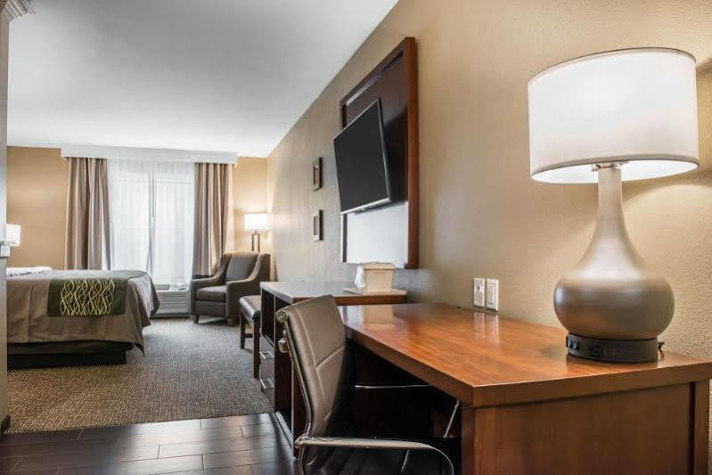 Comfort Inn & Suites Pittsburgh Extérieur photo