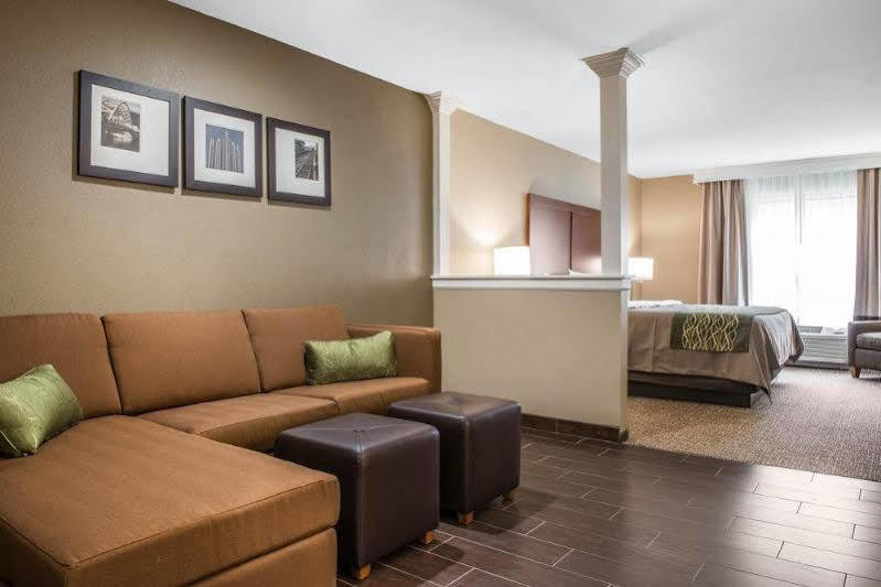 Comfort Inn & Suites Pittsburgh Extérieur photo